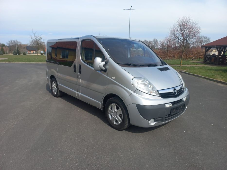 Opel Vivaro Life Westfalia Multivan 2.5CDTi Automat 2xKlima Webasto Stolik Alusy