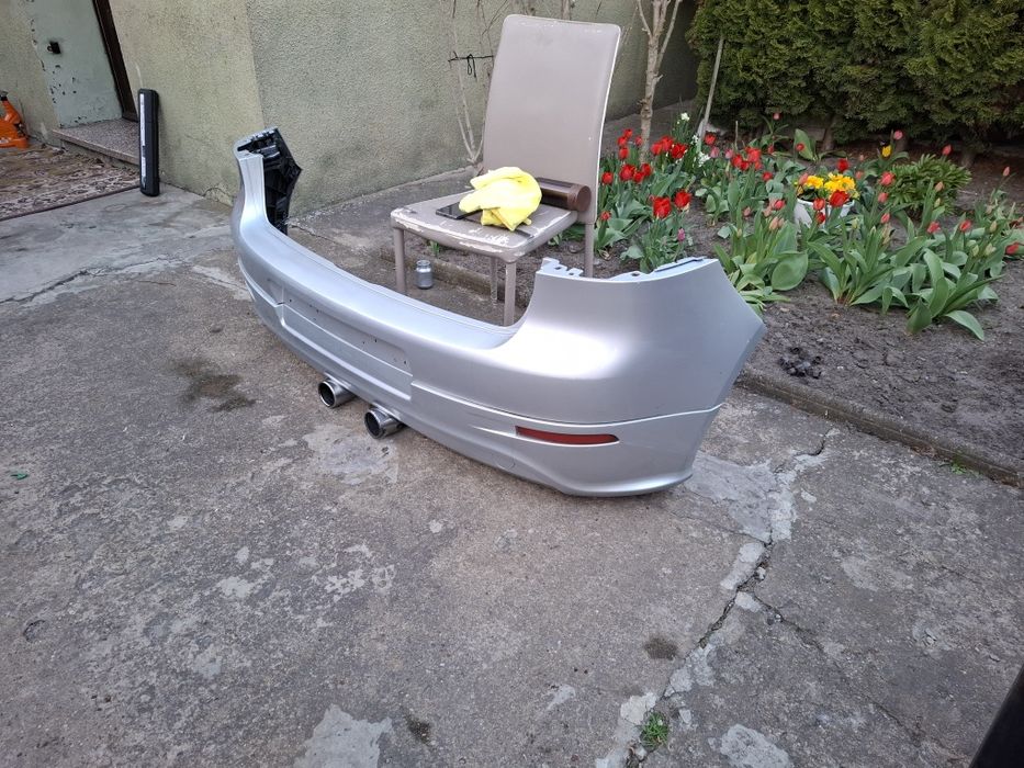 Zderzak golf 5 r32 kompletny LA7W