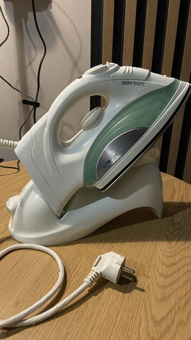 Праска побутова Clatronic DBC2899