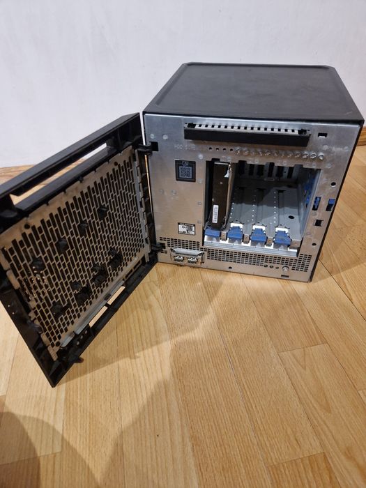 HP Proliant MicroServer Gen10 Hewlett-Packard сервер