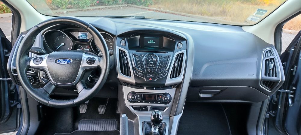 Ford Focus  1.6 Tdci 148€Mês  GARANTIA 18Meses Troco