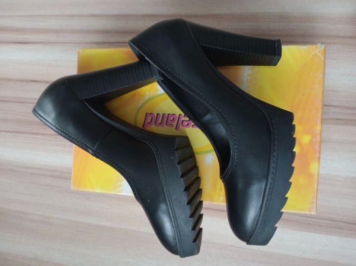 Buty czarne na wysokim obcasie,czółenka