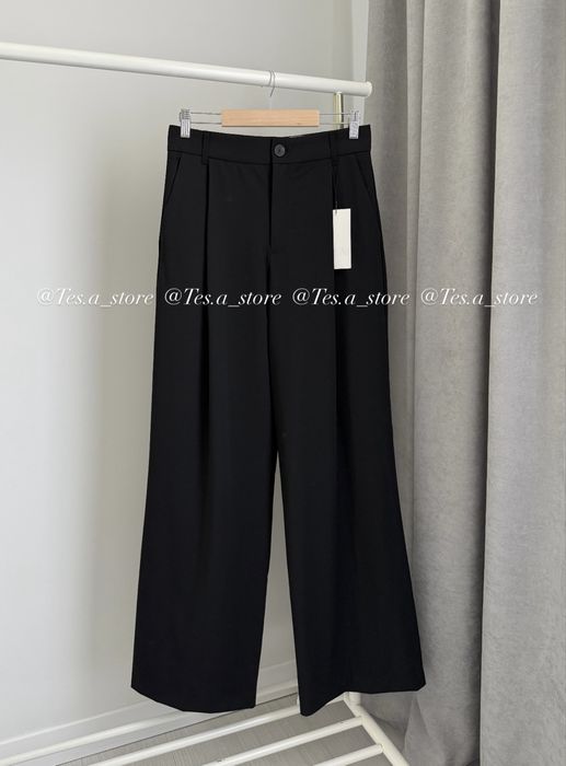 Чорні брюки з защипами Zara штани