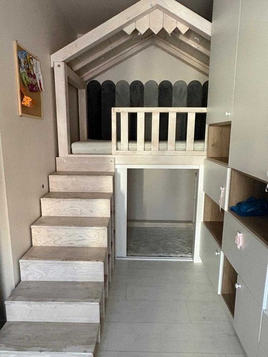 Łóżko drewniane domek