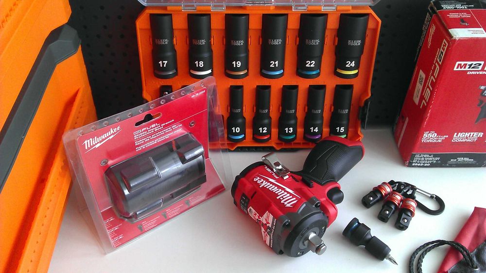 Milwaukee 2563-20 + 6Ah + зарядка