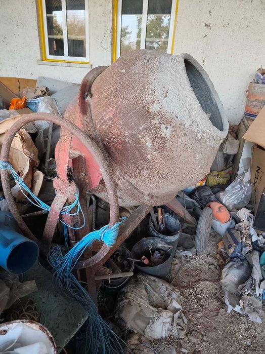 Bateneira 250L como nova