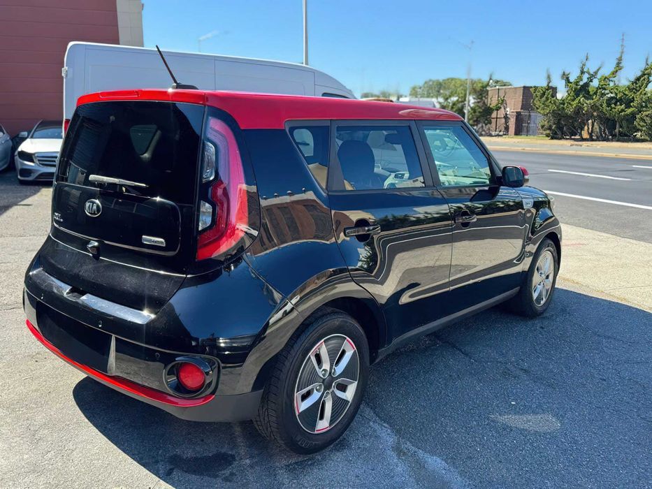 Kia Soul EV+      2018