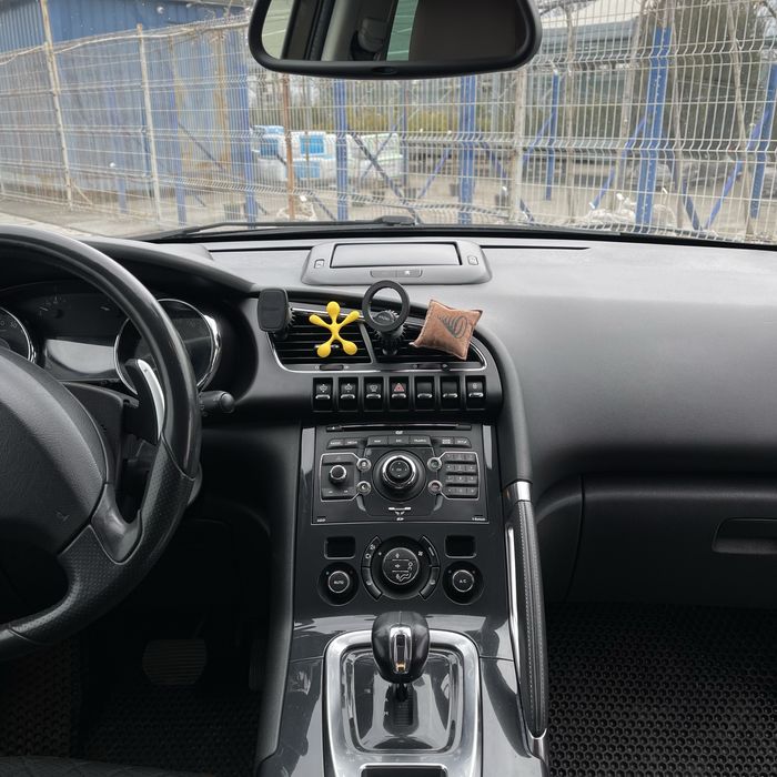 Продам Пежо 3008 гібрид