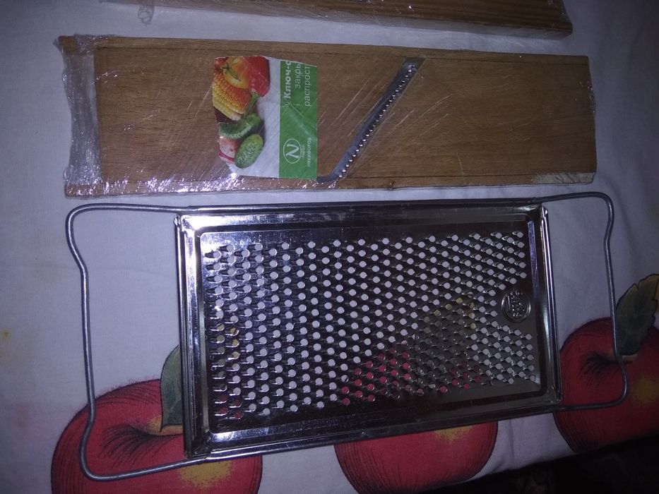 Наборы на кухню и разные миски для дачи