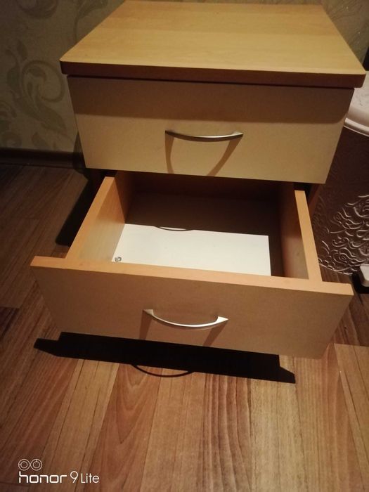 Тумбочка прикроватная