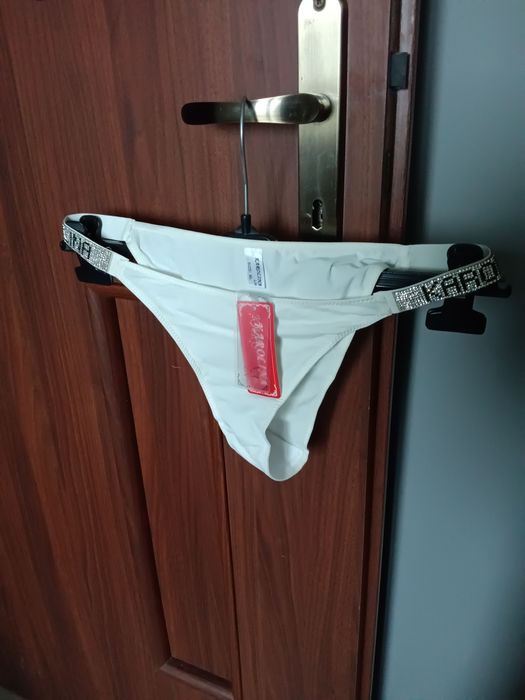 Stringi damskie Nowe