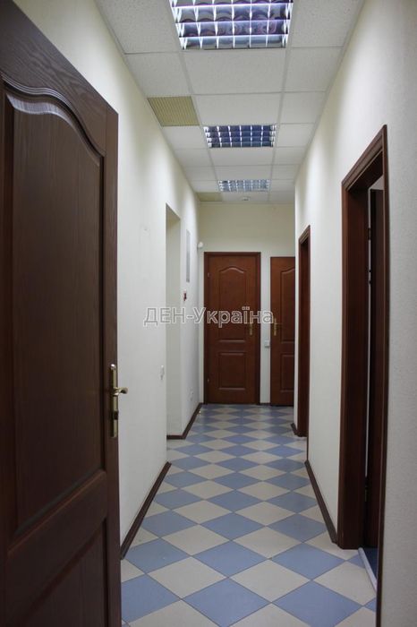 Печерськ. Офіс 110 кв.м на вул. Алмазова 1