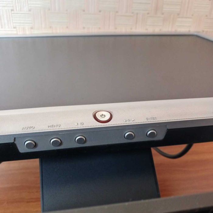 Монітор 24" BenQ G2400WA Silver black робочий зі шнурами підключення