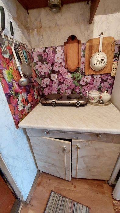 1 комнатная небольшая квартира в Лузановке