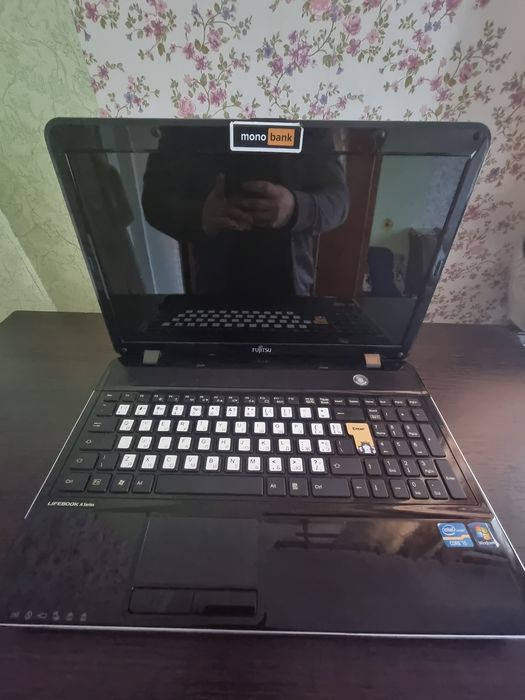 Ноутбук Fujitsu LIFEBOOK AH531  i5