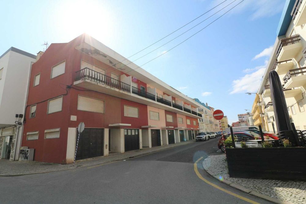 Moradia em Santa Cruz, 250m Praia Santa Helena