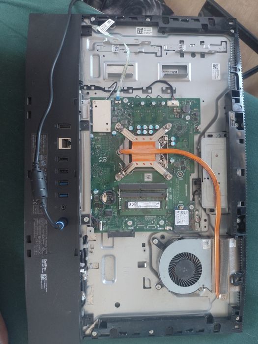 Dell OptiPlex 3280 AIO (i3/i5 10 gen, 8GB RAM, 256GB SSD) – Nie włącza się / Na części
