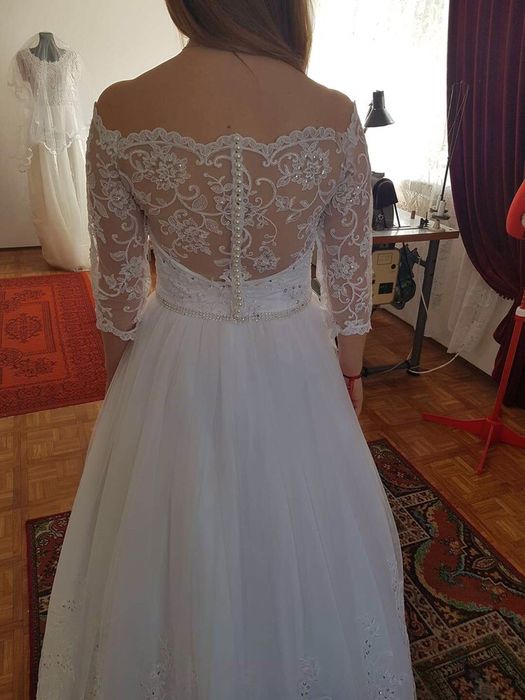 Biała koronkowa suknia ślubna hiszpanka S 36/38 księżniczka