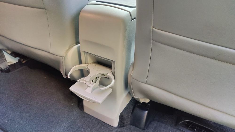 Продам Тoyota prius v 2014, 1,8 phev , газ