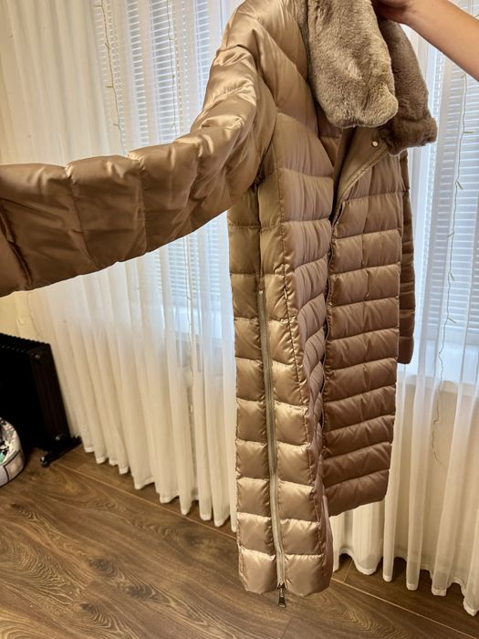 Продам пуховик-пальто  Carardli с мехом 42-44 р
