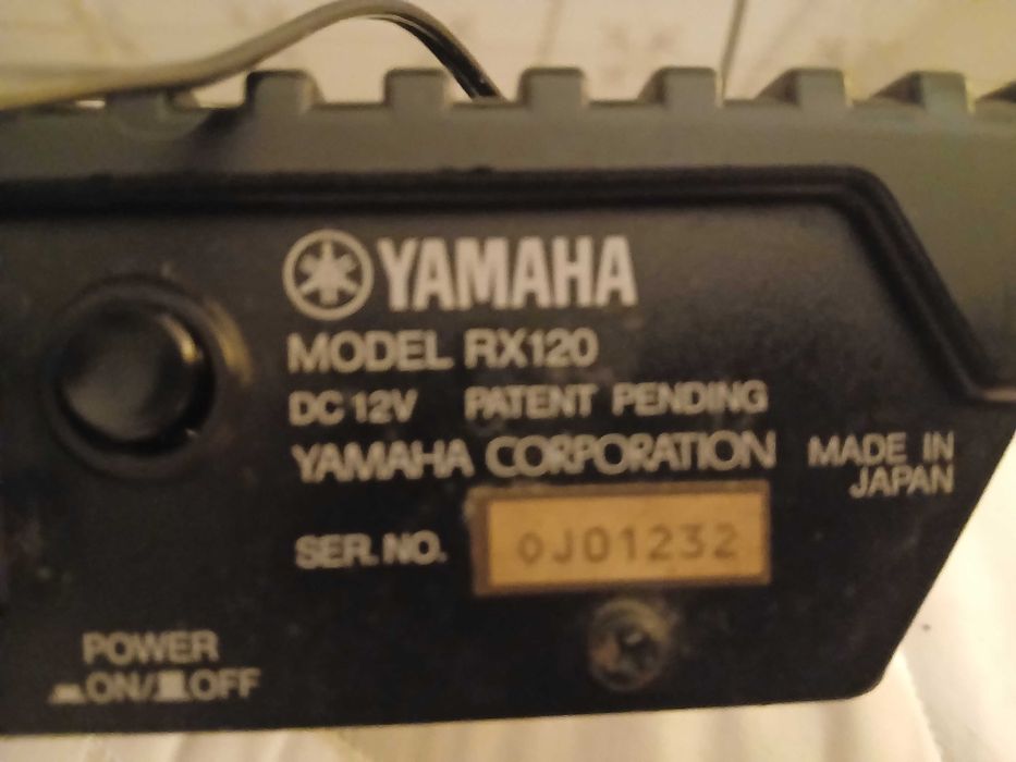 Programador rítmico digital Yamaha RX120