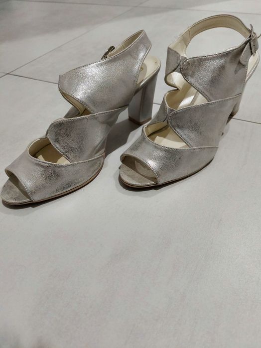 Buty na obcasie 41