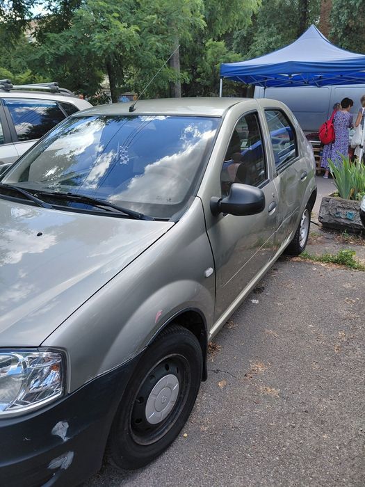 Renault Logan 2011 року