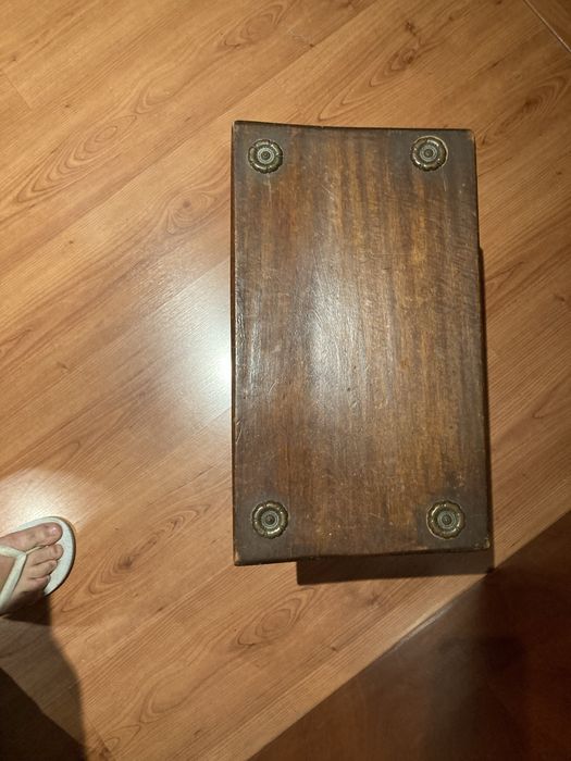Mesinha de apoio muito antiga (madeira vinhatico)