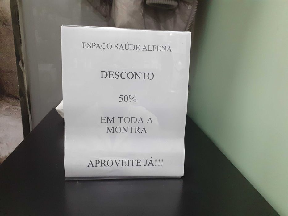 Suporte em acrílico para fotos ou folhetos informativos