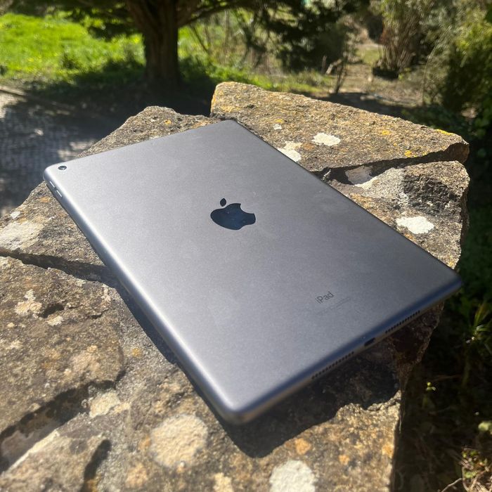 Ipad 9 geração(2021) 64gb + Capa c/teclado + Caneta + Carregador