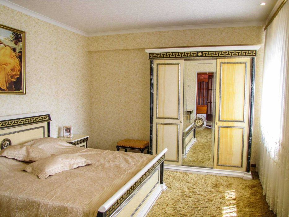 Продам элитный 2-х эт. дом в ЦЕНТРЕ Шевченковского района.