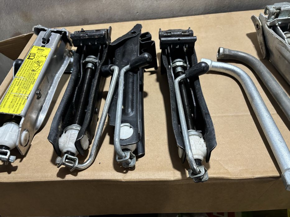 Домкрат на шкоду ,октавию,фабию