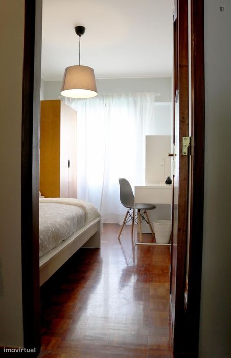 Quarto - localizado em Lumiar Lisbon