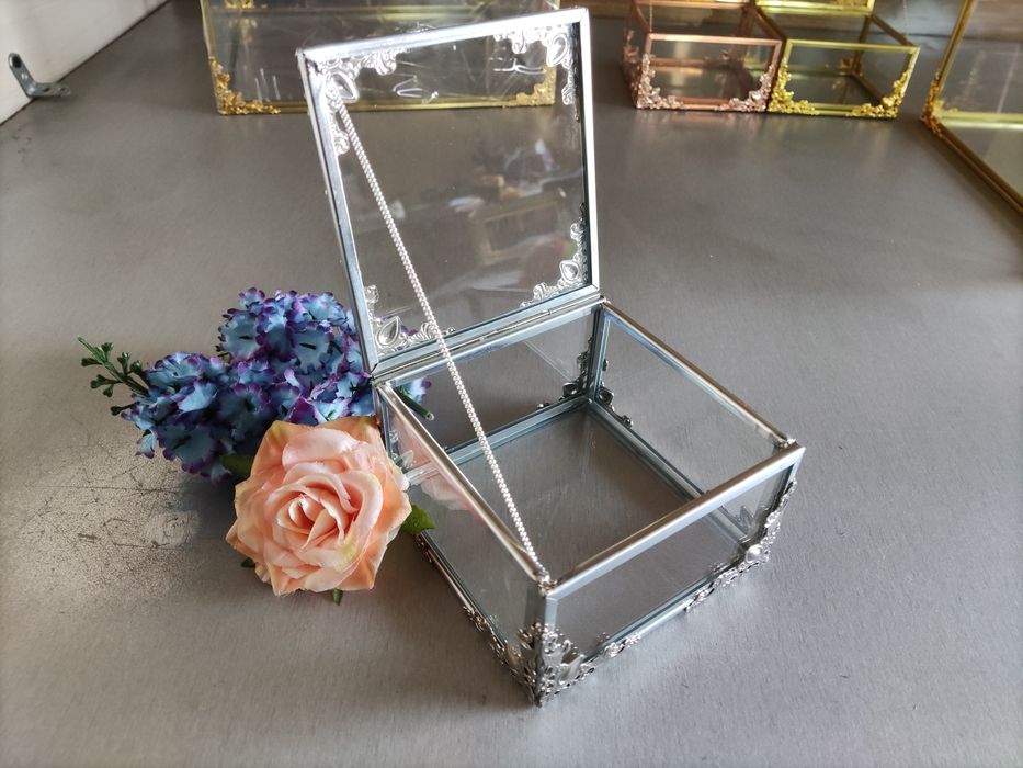 Pudełko szklane srebrne