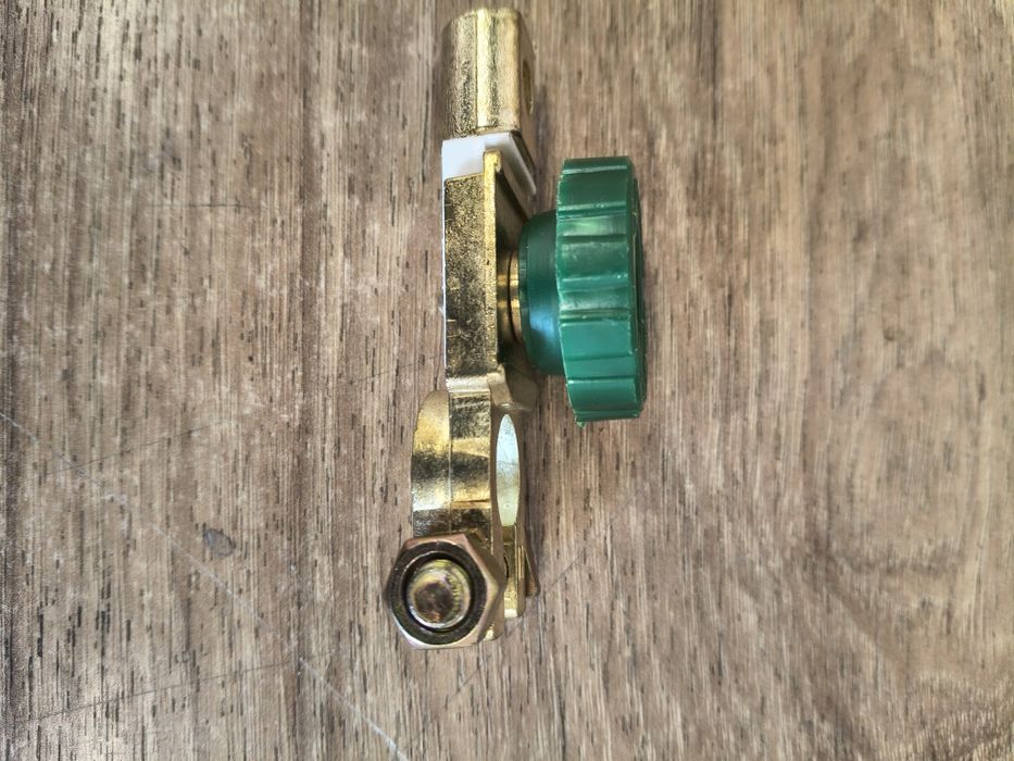 Клемма минусовая для автомобильного АКБ с выключателем массы 6-24В