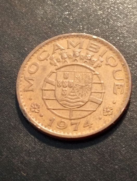 Moeda de 50 centavos -  Moçambique 1974 - Bronze - Soberba