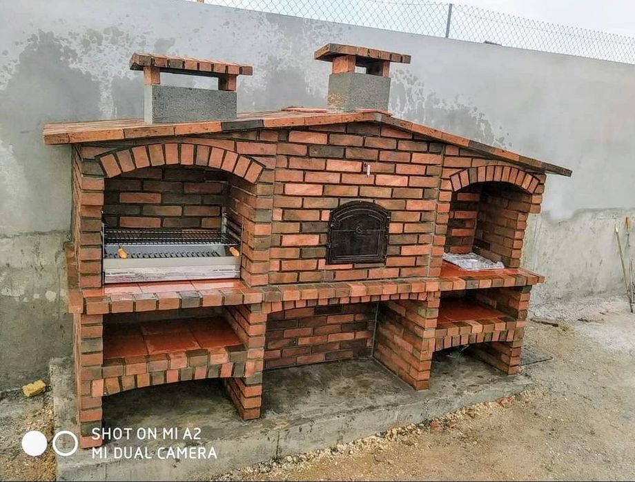 Churrasqueiras rusticas e linha moderna