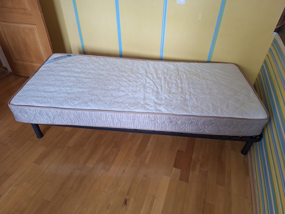 Продам ліжко 200×90
