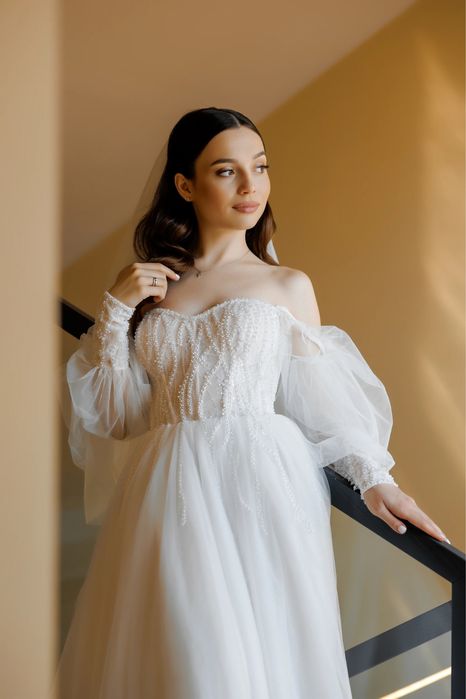 Сукня весільна ARIAMO (XS)