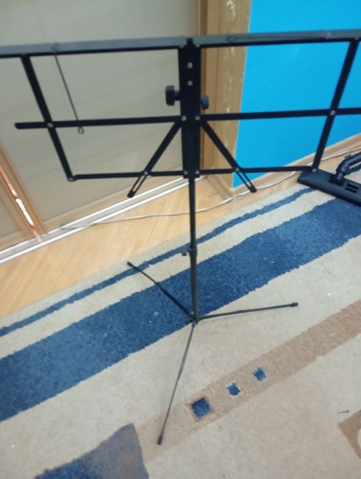 Подставка под ноты новая.