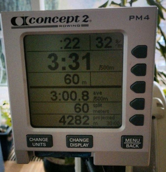 Powietrzny wioślarz Concept2 pm4. Model E podwyższony. Przebieg 13 km