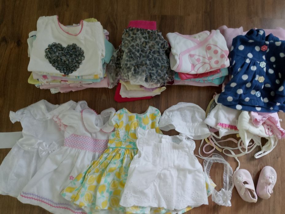 Paka ciuszków dla dziewczynki rozm.62 w bardzo dobrym stanie