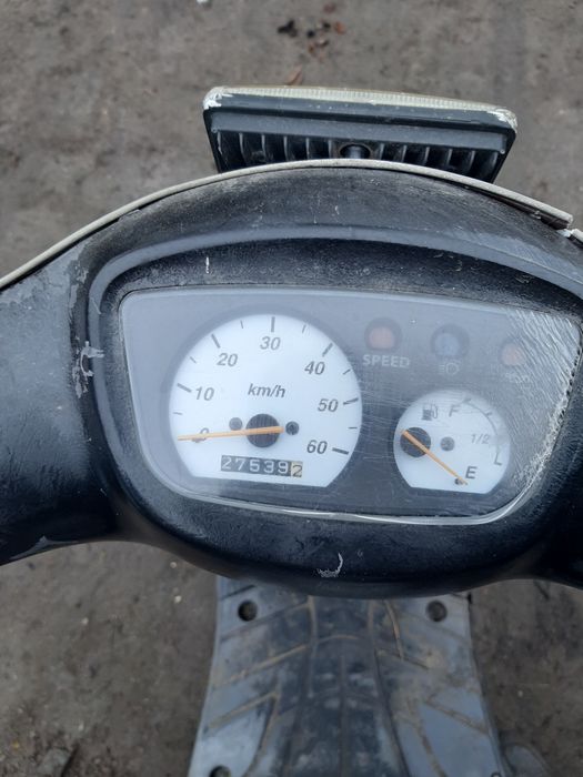 Продаю мопед ямаха бейсік джок