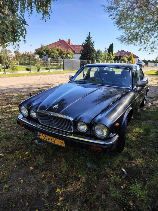 Jaguar XJ