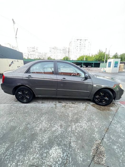 Продам машину kia