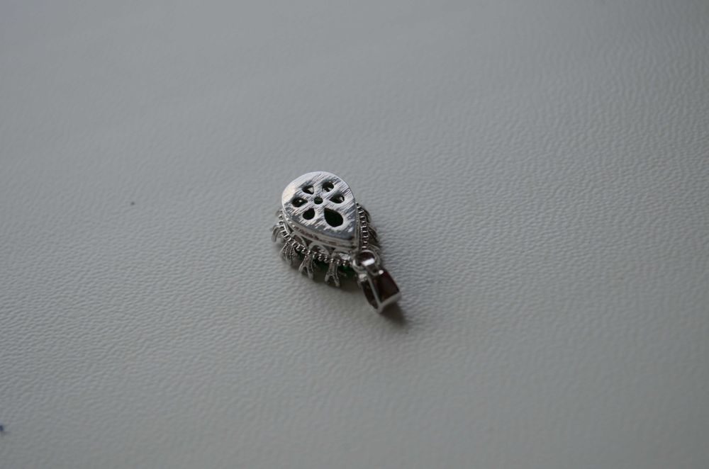 Набор сережки и кулон, серьги и кулон