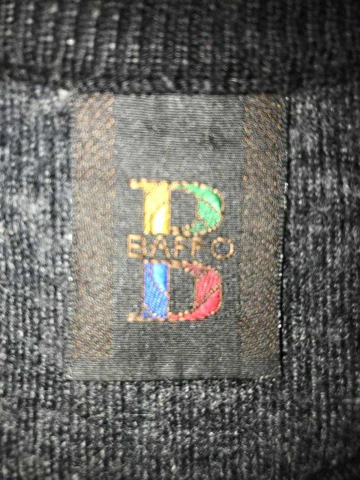 Дуже теплий светр від бренду Вaffo , розмір 52 , відмінний стан.