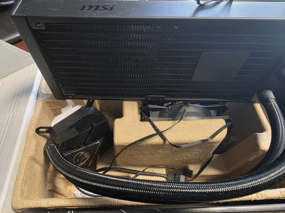 chłodzenie wodne MSI MAG Core Liquid P240