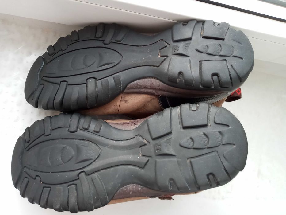 Кожаные ботинки на мальчика кларкс, р. 2,5/35,5