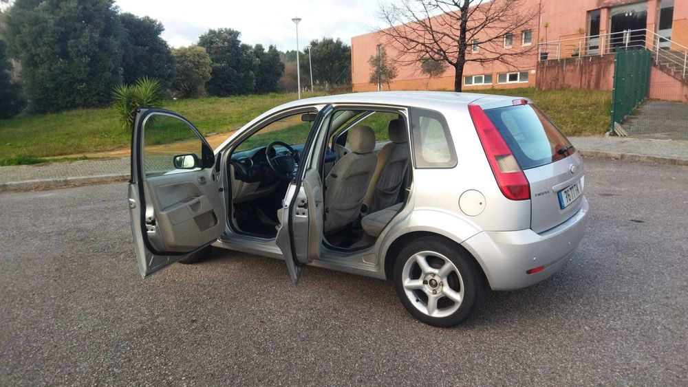 Ford Fiesta Ghia 1.4 Duratec